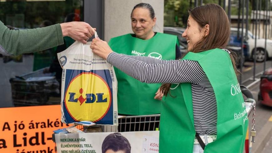 Élelmiszeradomány-gyűjtés Lidl