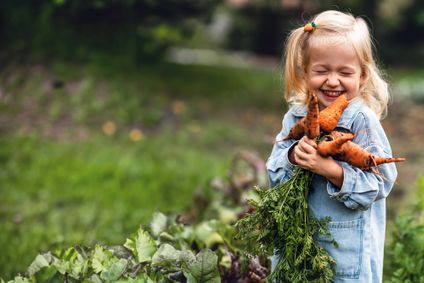 enfant et carottes