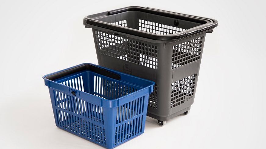 Recycling im Griff: Einkaufskörbe aus PreZero-Rezyklat bei Lidl und Kaufland.
