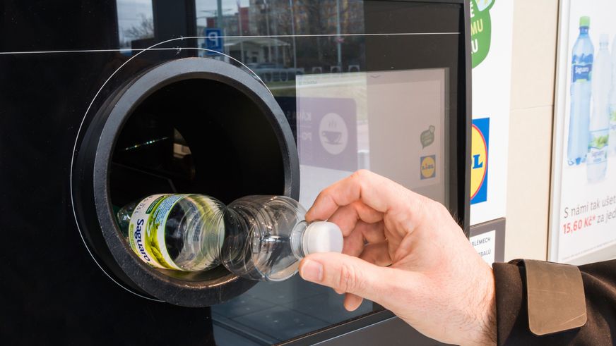 Nový automat Lidlu na PET lahve a plechovky