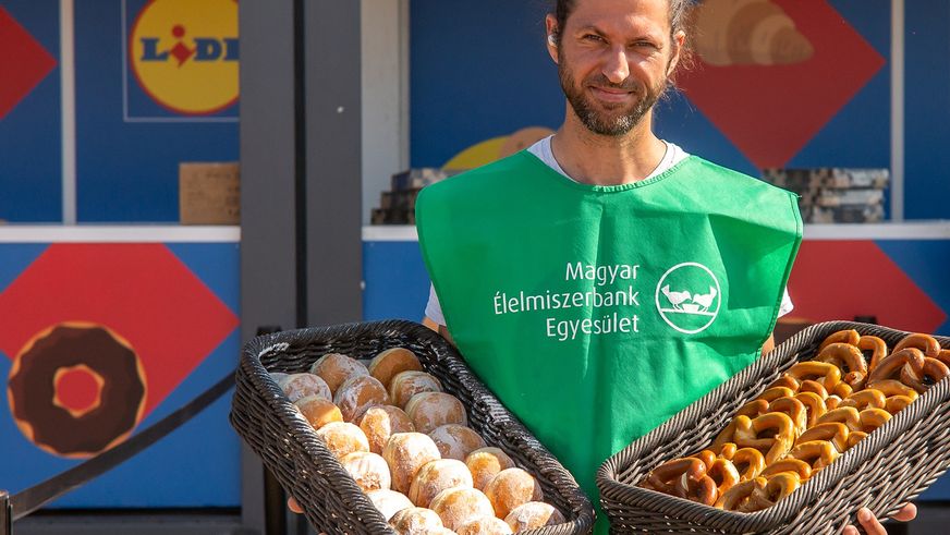 Iskolákban, rendezvényeken és a boltokban egyaránt fellép a Lidl az élelmiszerpazarlás ellen