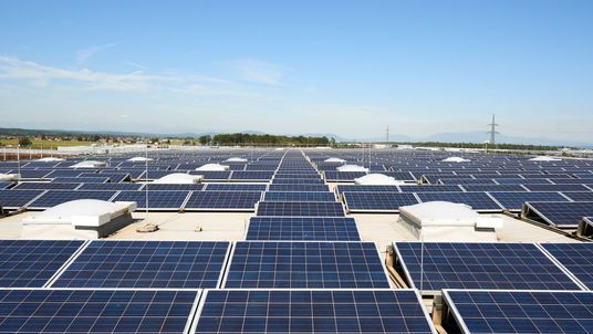 Photovoltaikanlagen im Freien.