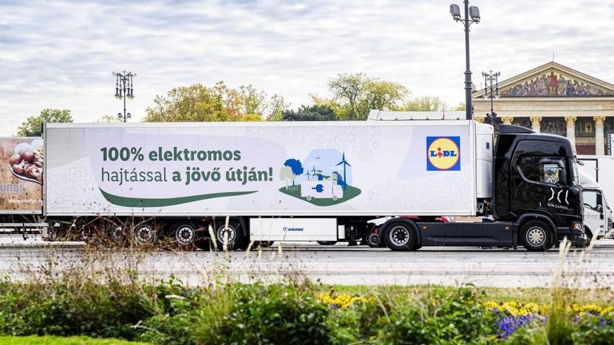 Élelmiszerkonvoj kamion