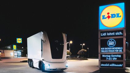 Premiere im deutschen Lebensmitteleinzelhandel: Lidl und Einride bringen E-LKW mit autonomer Fahrfunktion auf öffentliche Straßen