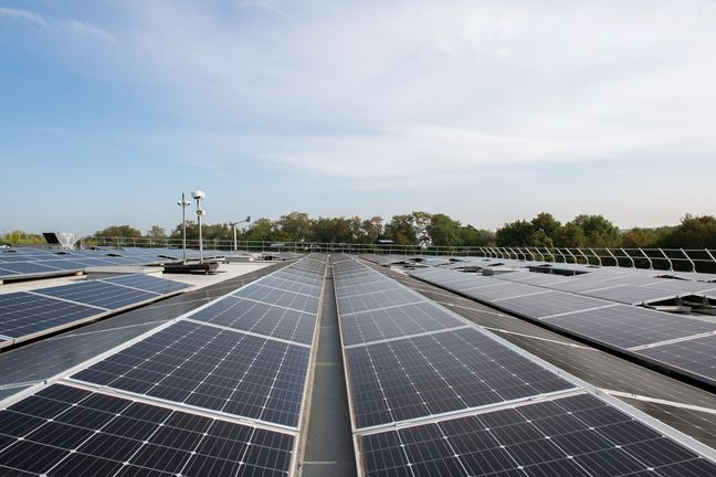 panneaux photovoltaïques sur toit
