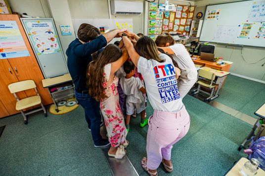 Educație socio-emoțională