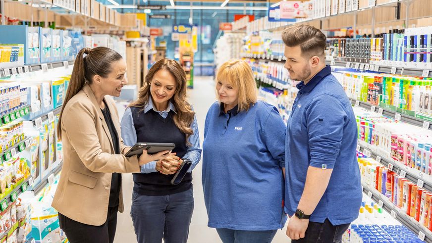 Zertifikat für faire Gehälter: Lidl ist Deutschlands erster „Universal Fair Pay Leader“ im Lebensmitteleinzelhandel