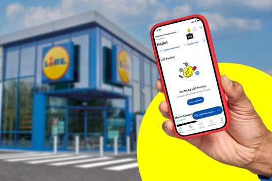 Ein Handy, auf dem die Lidl Plus-App angezeigt wird