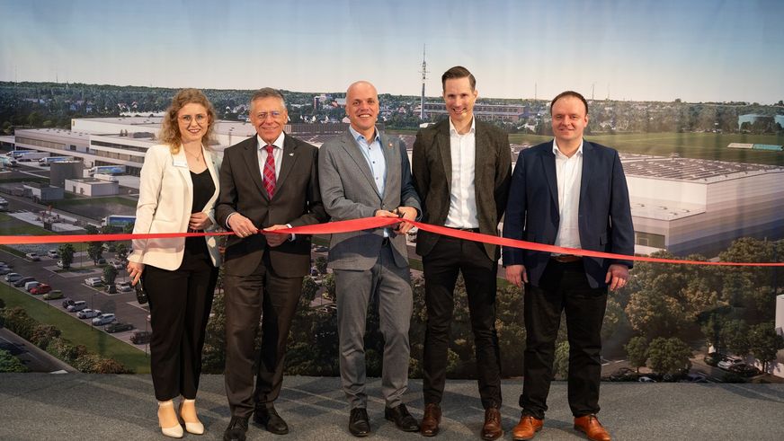 Lidl feiert Eröffnung des neuen Verwaltungs- und Warenverteilzentrums in Grevenbroich