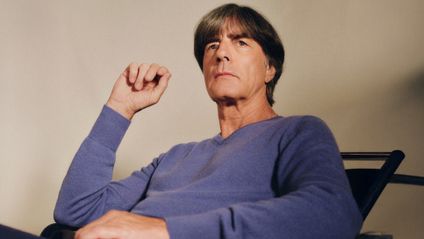 Bei Lidl: Royalblauer Glückspullover von Jogi Löw feiert Comeback